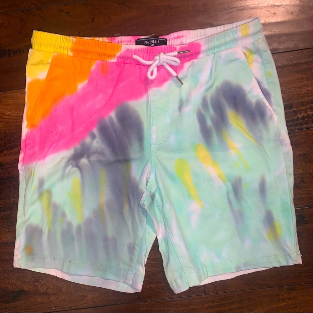 NWOT Mens Forever 21 Casual Shorts - Size M